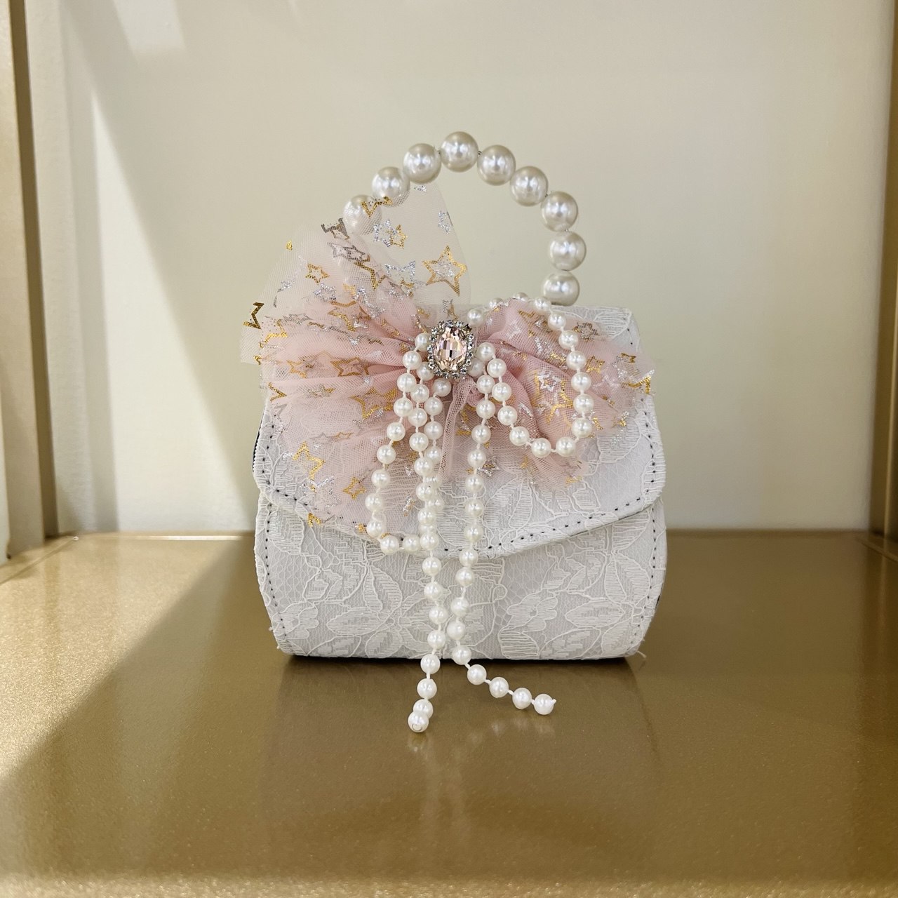 Pearl Bag with Ribbon and Diamond