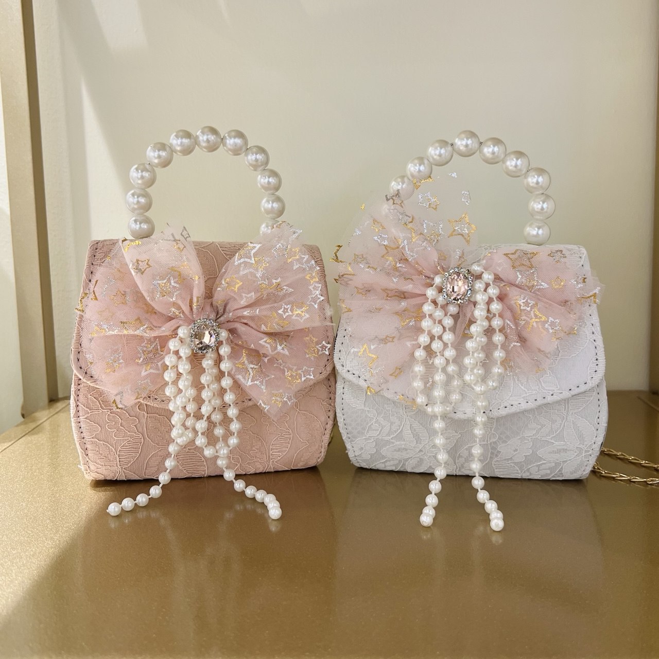 Pearl Bag with Ribbon and Diamond