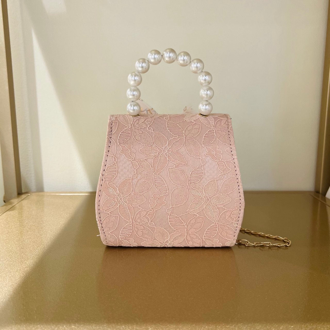 Pearl Bag with Ribbon and Diamond